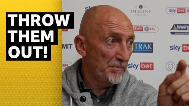 Swindon Town manager Ian Holloway