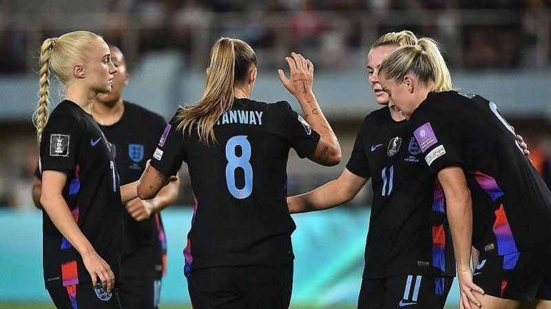 Georgia Stanway celebrates for England